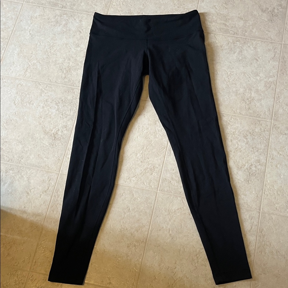 lululemon athletica Black Leggings some piling I purchased used ready to move th